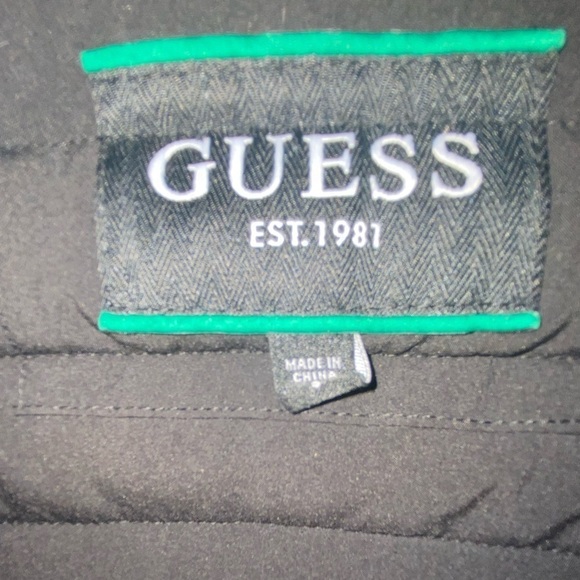 GUESS brand
Women's SHINY *Vera* Puffer Jacket Black Sz Small technical - Picture 3 of 11